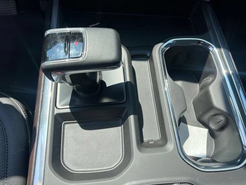 Used 2024 GMC Sierra 1500 SLT w/ SLT Premium Plus Package AWD/4WD image 34