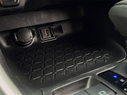 Certified 2021 Toyota RAV4 LE image 31