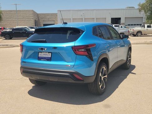 New 2026 Chevrolet Trax RS w/ Sunroof Package FWD image 8