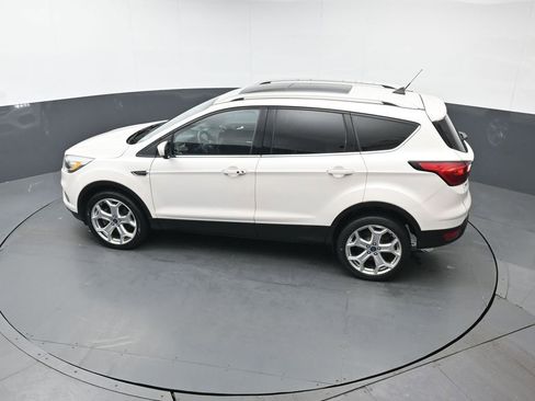 Used 2019 Ford Escape Titanium image 43