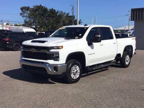 Used 2025 Chevrolet Silverado 2500 LT w/ Convenience Package image 2