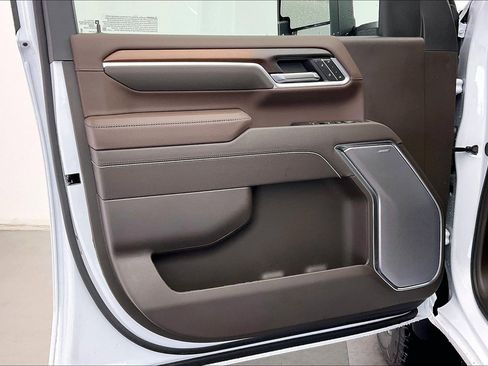 New 2026 GMC Sierra 2500 Denali w/ Denali Reserve Package image 12