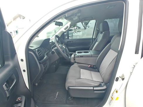 Used 2016 Toyota Tundra SR w/ Tow Package RWD image 11