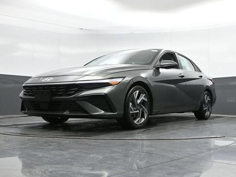 Used 2024 Hyundai Elantra Limited FWD image 44