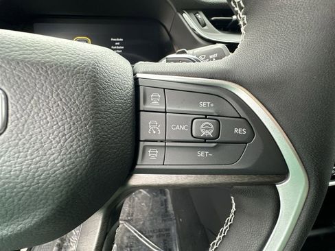 New 2026 Jeep Grand Cherokee Limited w/ Limited Altitude Package AWD/4WD image 18