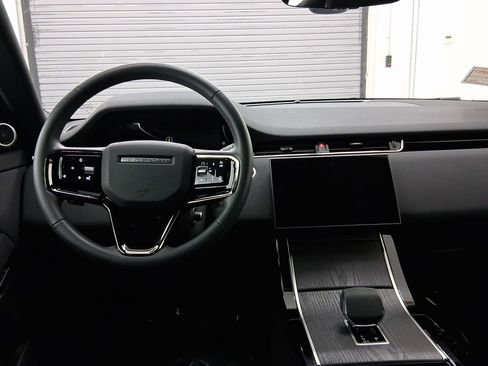 Used 2025 Land Rover Range Rover Evoque S image 4