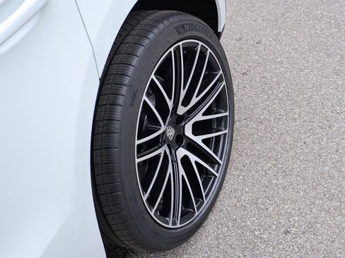 New 2026 Porsche Macan image 38