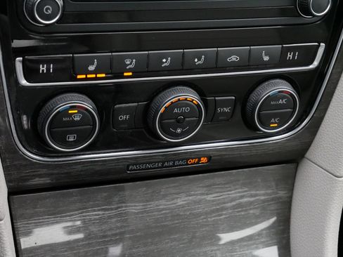 Used 2017 Volkswagen Passat 1.8T SE image 23