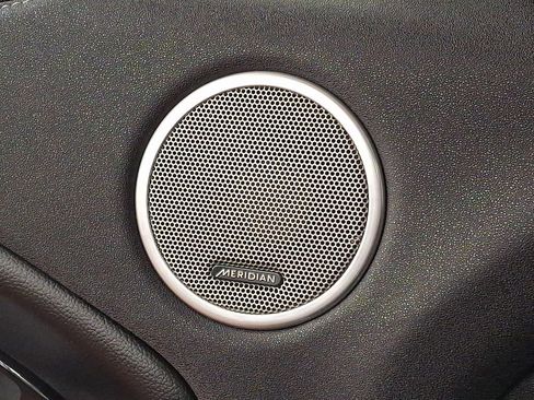 Used 2017 Land Rover Range Rover Evoque SE Premium image 25