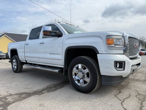 Used 2016 GMC Sierra 2500 Denali w/ Duramax Plus Package image 10