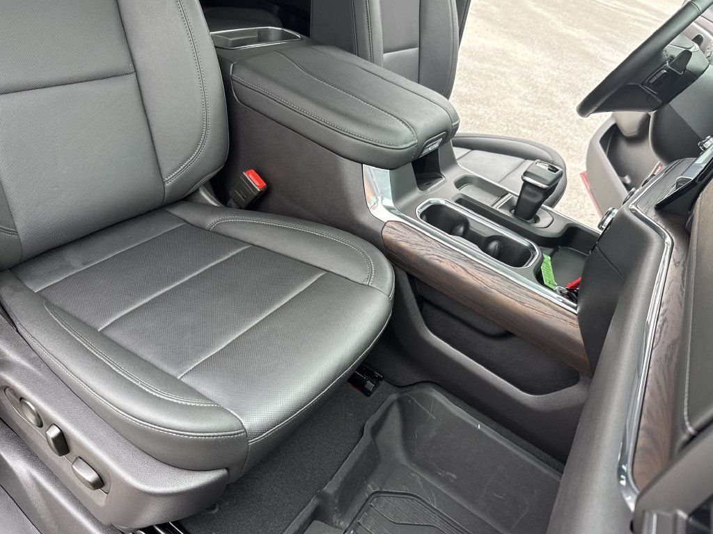 Used 2024 GMC Sierra 1500 SLT w/ SLT Convenience Package AWD/4WD image 34
