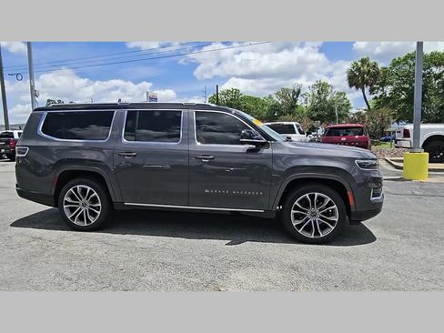 Used 2024 Jeep Grand Wagoneer L Series III w/ Rear Seat Video Group 1 AWD/4WD image 37