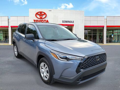 Used 2025 Toyota Corolla Cross L FWD image 2