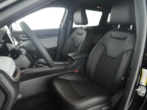 New 2026 Jeep Compass Latitude image 18