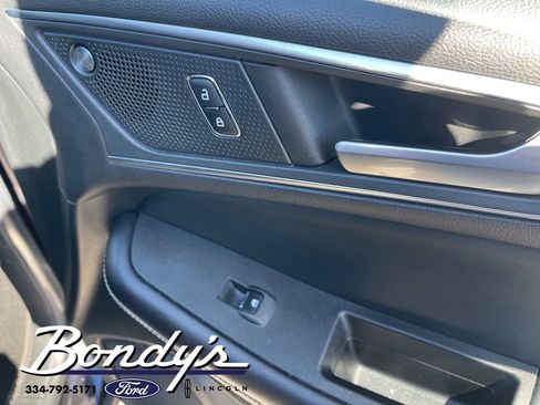 Used 2023 Ford Edge ST image 24