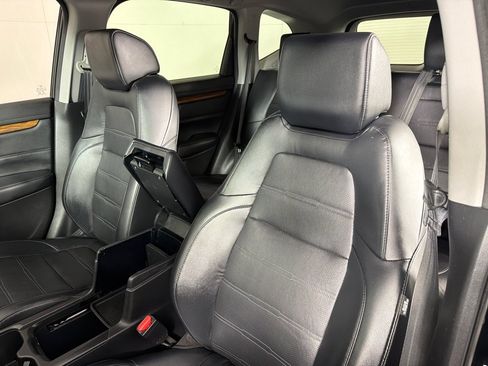 Used 2019 Honda CR-V Touring image 12