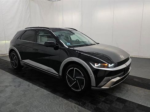 Used 2025 Hyundai Ioniq 5 Limited image 3