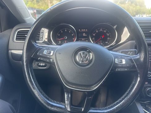 Used 2017 Volkswagen Jetta SEL image 30