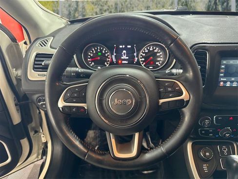 Used 2020 Jeep Compass Latitude AWD/4WD image 18