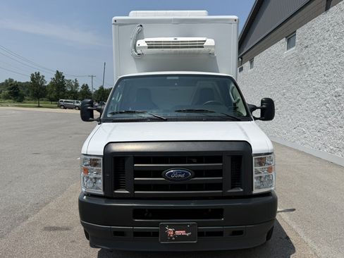 Used 2024 Ford E-350 and Econoline 350 Super Duty w/ Power Windows & Locks Group RWD image 2