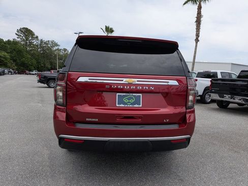 Certified 2022 Chevrolet Suburban LT w/ Luxury Package RWD image 4