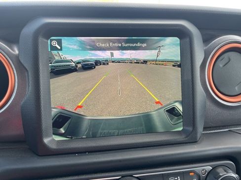 Used 2023 Jeep Gladiator Mojave w/ Cold Weather Group image 19