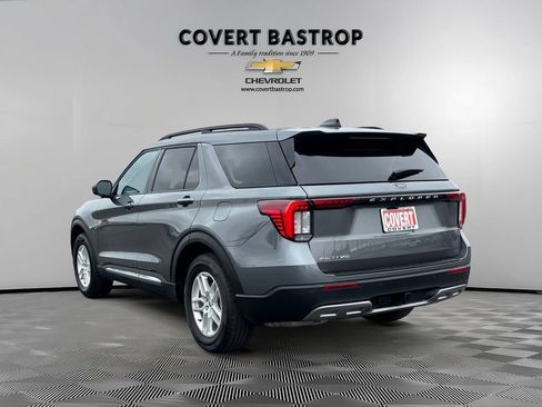 Used 2025 Ford Explorer Active w/ Active Comfort Package RWD image 5