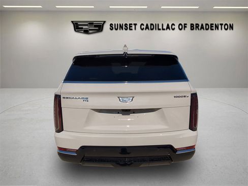 New 2026 Cadillac Escalade IQ Luxury 2 image 5