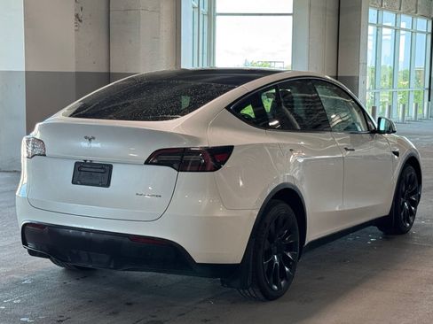 Used 2023 Tesla Model Y Long Range AWD/4WD image 9