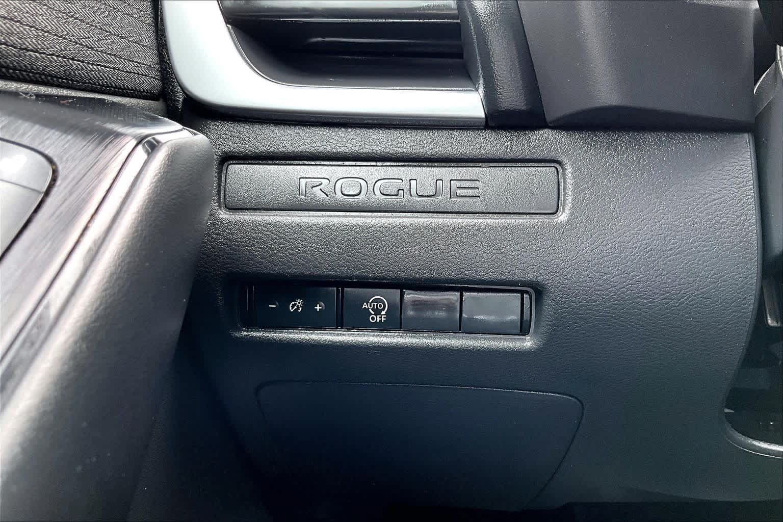 Used 2023 Nissan Rogue S FWD image 33