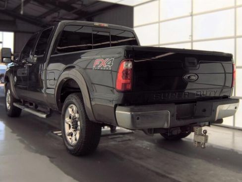 Used 2015 Ford F250 Lariat w/ Lariat Interior Package AWD/4WD image 6