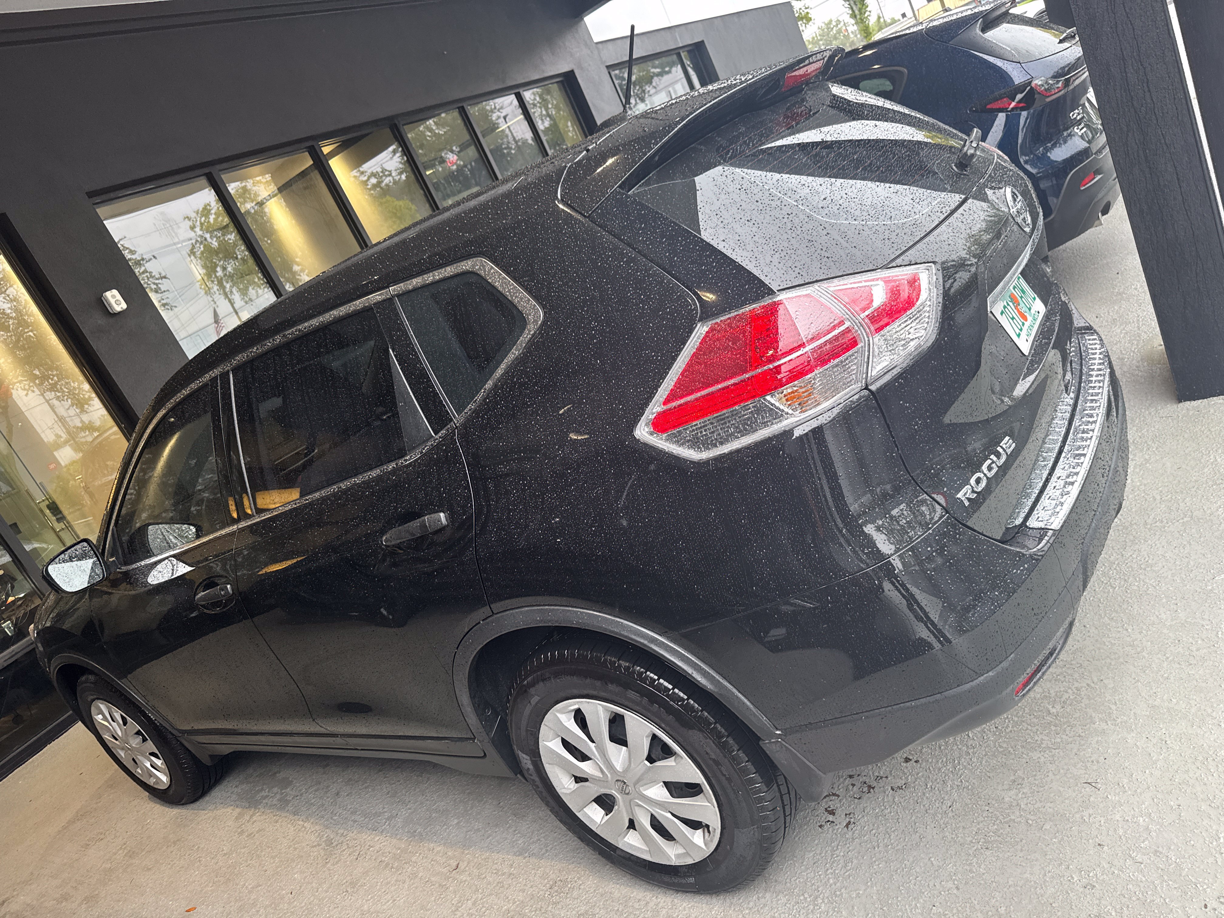 Used 2016 Nissan Rogue S FWD image 5