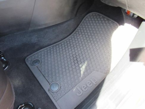 Certified 2025 Jeep Compass Trailhawk w/ Trailhawk Elite Group image 31