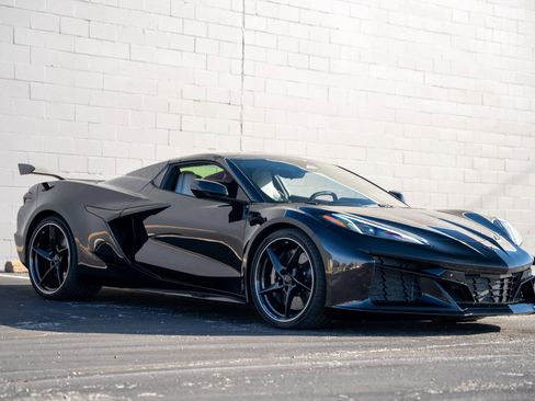 Used 2025 Chevrolet Corvette E-Ray image 3