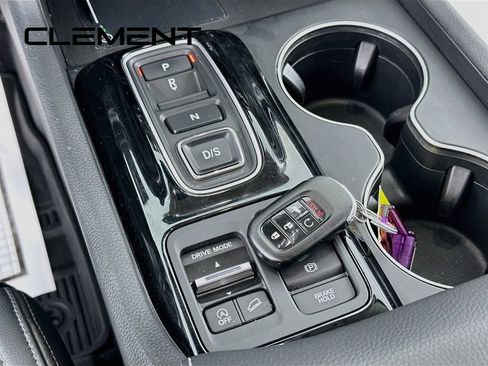 Used 2025 Honda Pilot EX-L image 24