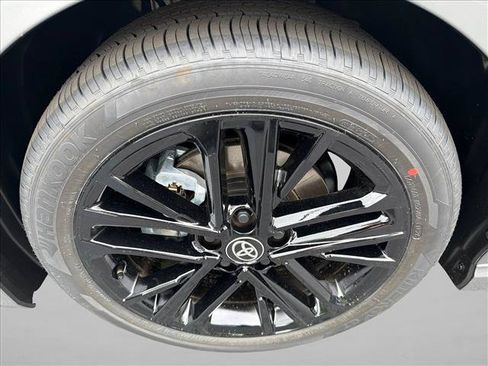 Used 2026 Toyota Camry SE w/ Convenience Package FWD image 11