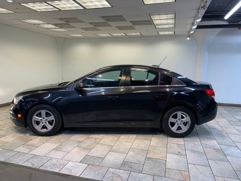 Used 2015 Chevrolet Cruze LT w/ Sun And Sound Package FWD image 4