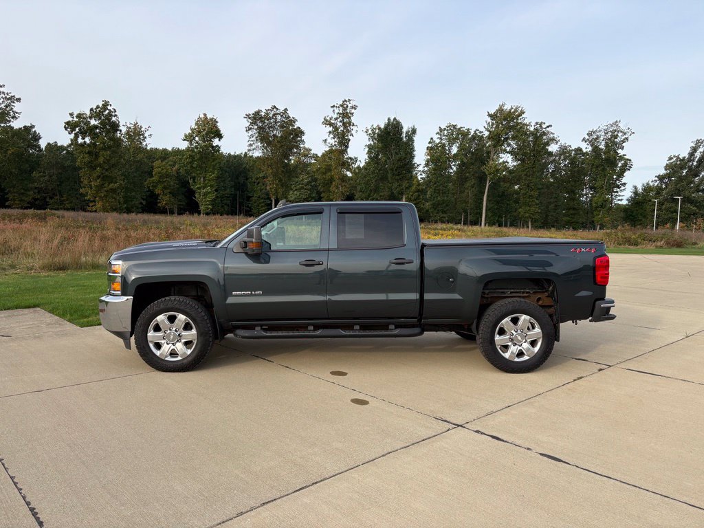 Used 2018 Chevrolet Silverado 2500 W/T w/ WT Convenience Package AWD/4WD image 3