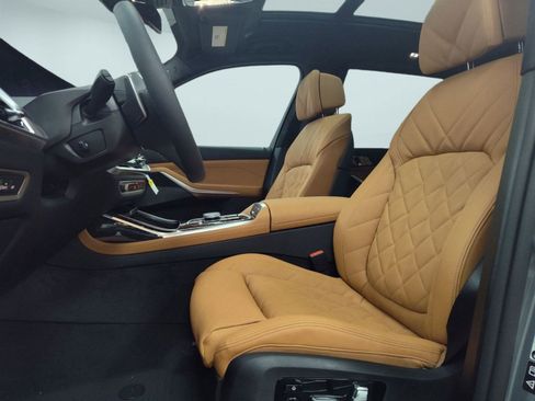 Used 2026 BMW X7 xDrive40i w/ M Sport Package image 5