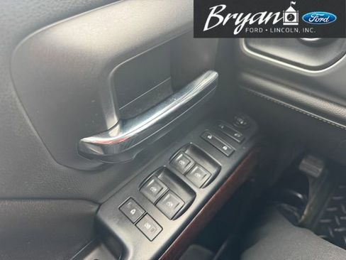 Used 2017 GMC Sierra 1500 SLE w/ Suspension Package, Off-Road image 30