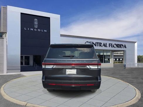 Certified 2024 Lincoln Navigator Reserve AWD/4WD image 4