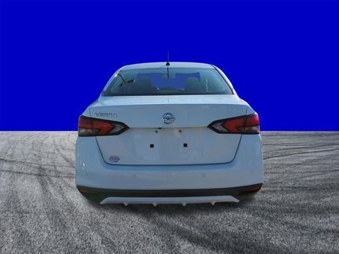 Used 2021 Nissan Versa S image 5