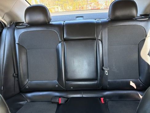 Used 2016 Chevrolet Malibu LT image 14