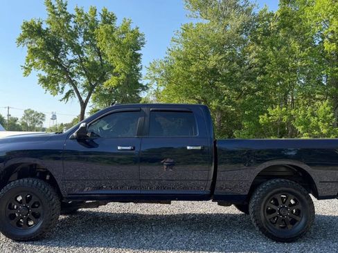 Used 2014 RAM 2500 SLT w/ Luxury Group AWD/4WD image 4