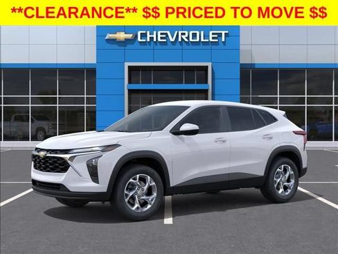New 2026 Chevrolet Trax LS w/ LS Convenience Package FWD image 2