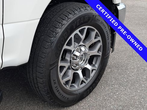 Certified 2022 Ford F250 Lariat w/ Lariat Value Package image 12