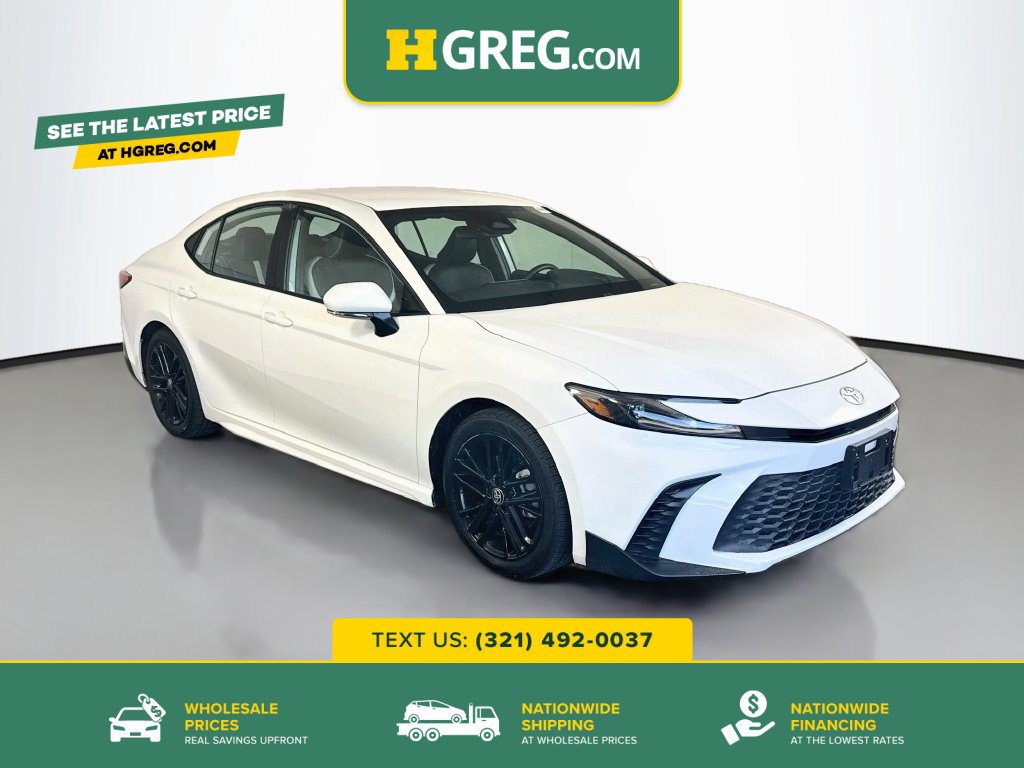 Used 2025 Toyota Camry SE FWD image 1