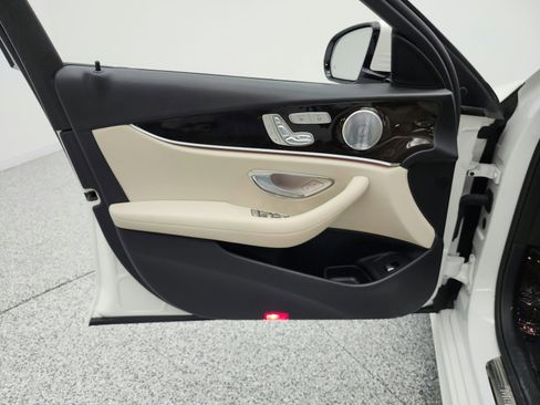 Used 2019 Mercedes-Benz E 300 image 12