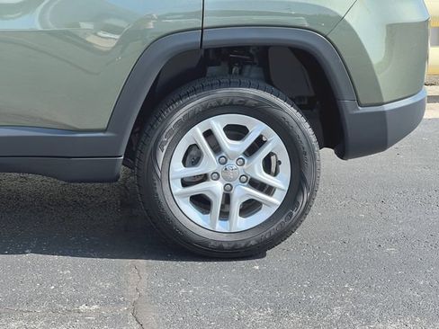Used 2018 Jeep Compass Sport AWD/4WD image 30