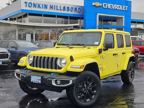 Used 2024 Jeep Wrangler Unlimited Sahara image 2